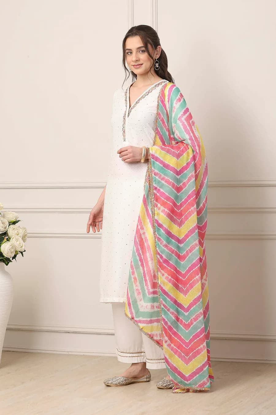 White & Pink Yoke Design Straight Suit Set — 4