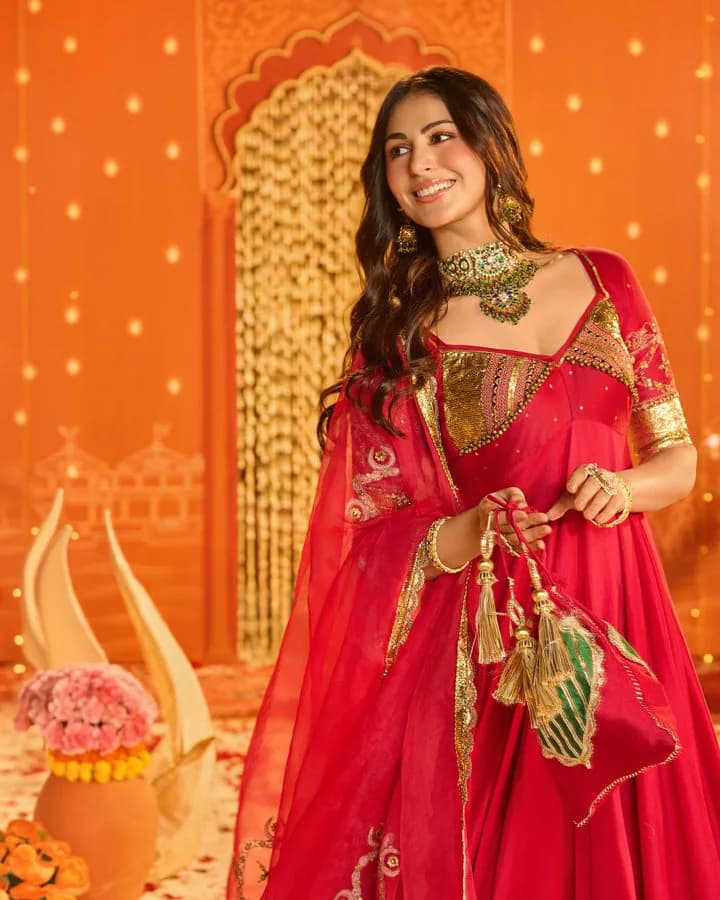 Kamalnayani Pink Embroidered Chanderi Aangi Suit Set — 5
