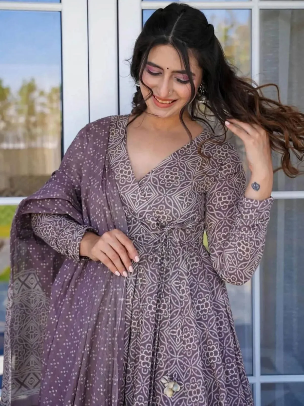 Women Mauve Bandhani Printed Angarkha Kurta With Palazzo & Dupatta — 2
