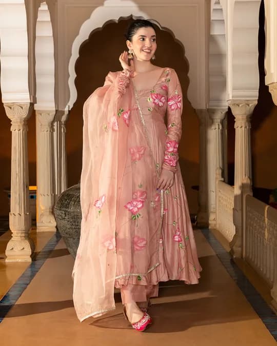 Aachho Eshal Handpainted Cotton Silk Suit Set — 5