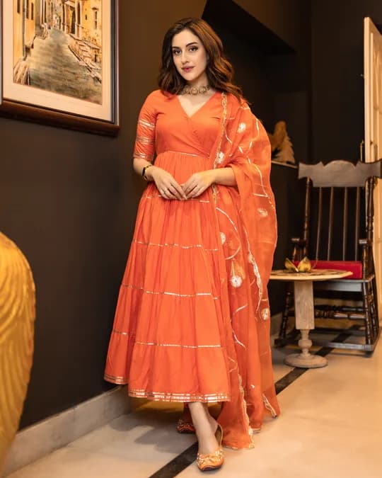 Neria Gotapatti Tier Suit Set — 2