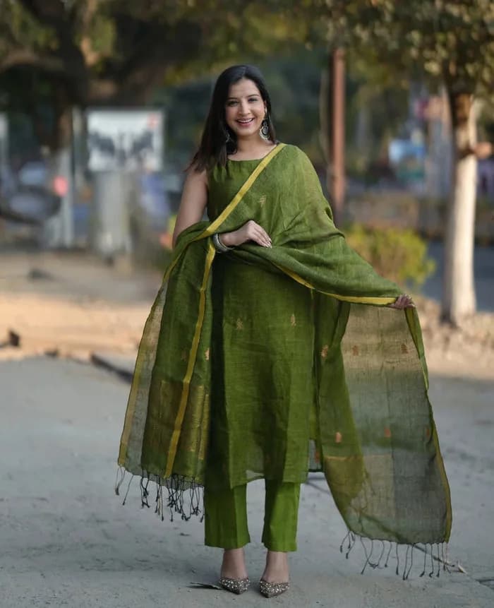 Women’s Olive Green Straight Kurta Set with Dupatta — 2