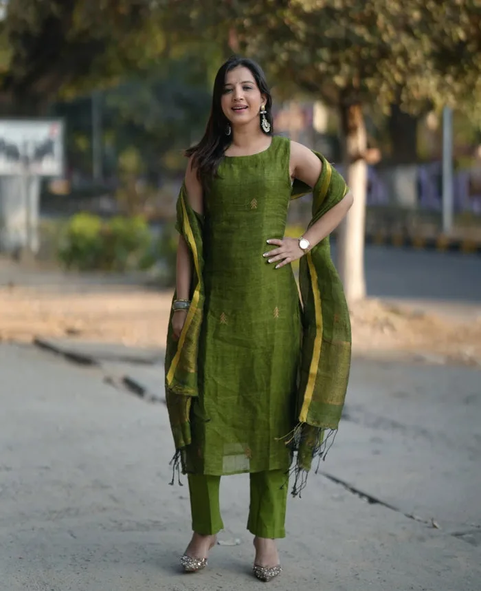 Women’s Olive Green Straight Kurta Set with Dupatta — 3