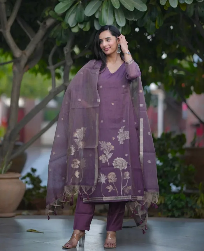 Elegant Mauve Purple Kurta Pant Set with Floral Print & Sheer Dupatta — 4