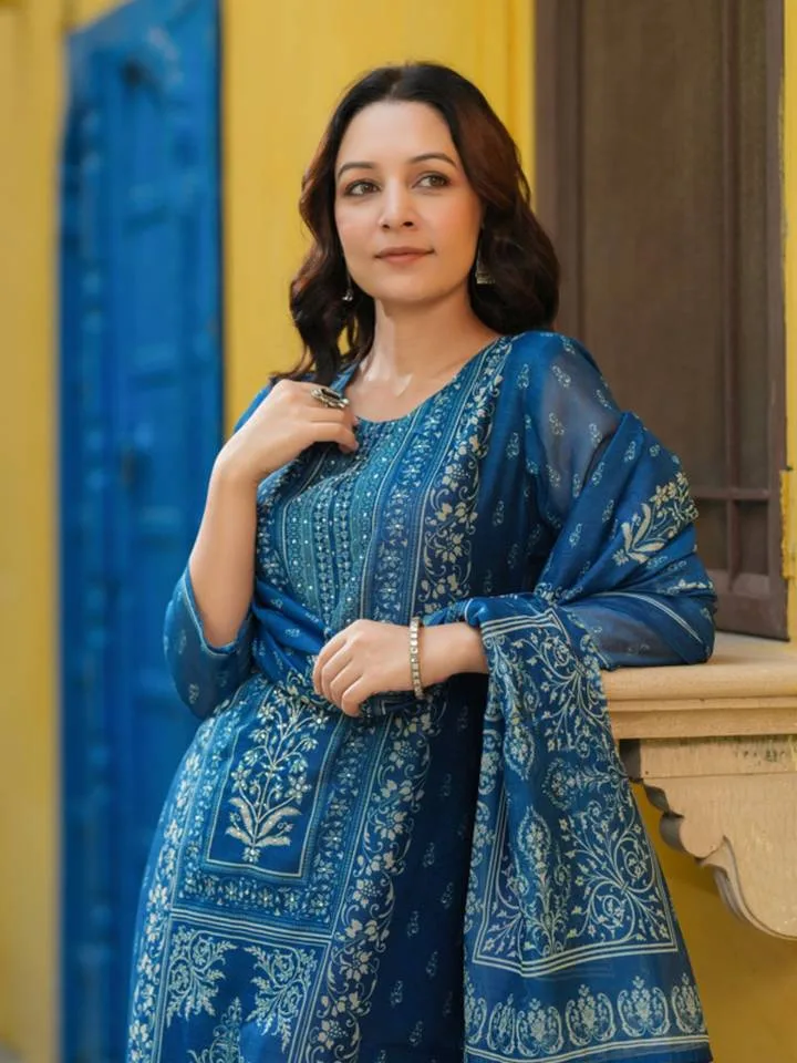 Blue Floral Kurta with Pant and Dupatta — 4