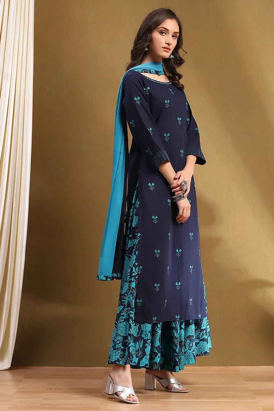 Blue Cotton Yard Dyed Straight Suit Set — 5
