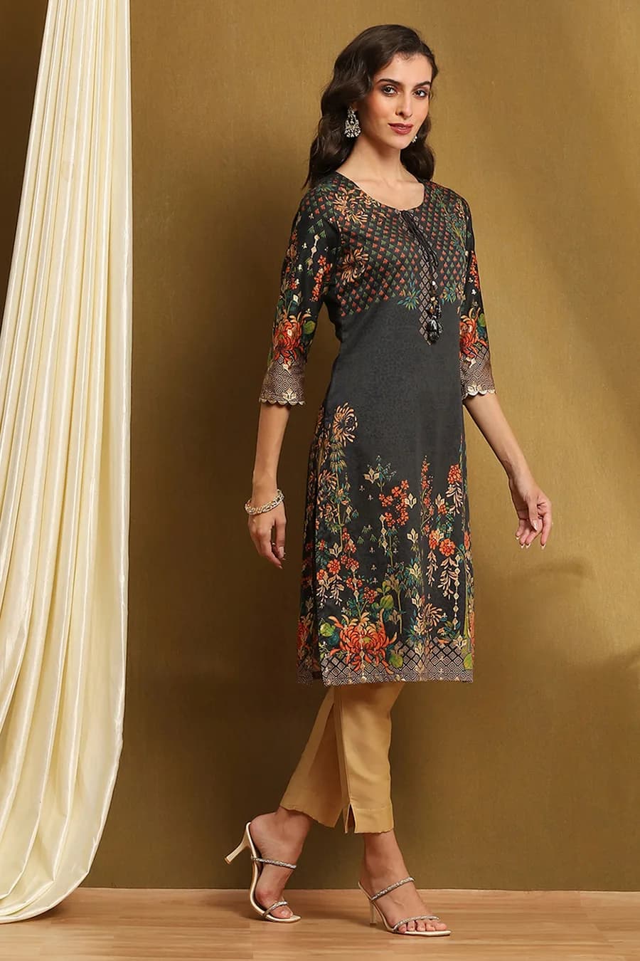 Black Cotton Floral Printed Straight Kurta — 4