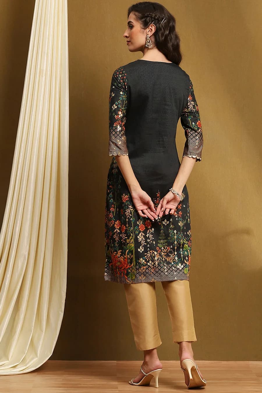 Black Cotton Floral Printed Straight Kurta — 2