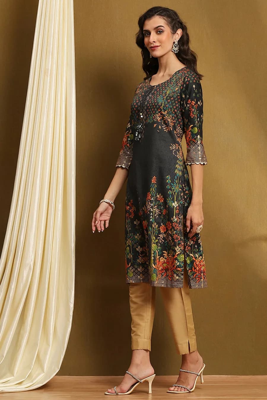 Black Cotton Floral Printed Straight Kurta — 5