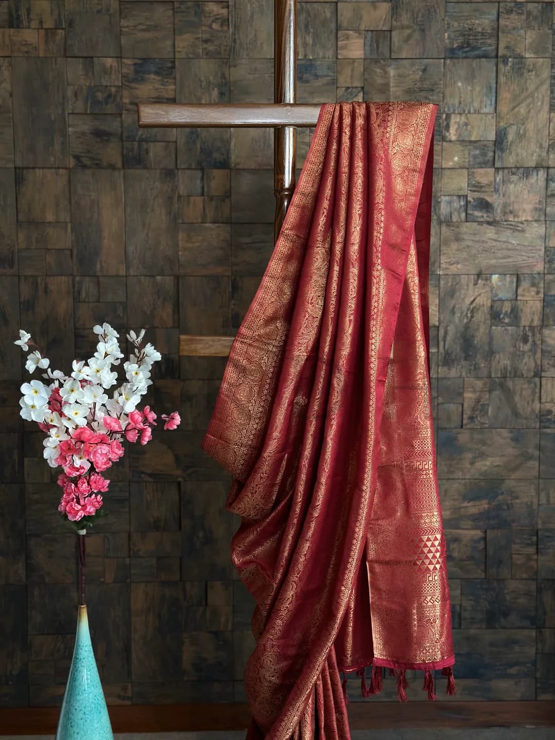 Venetian Maroon Golden Zari Kanjivaram Silk Saree — 5
